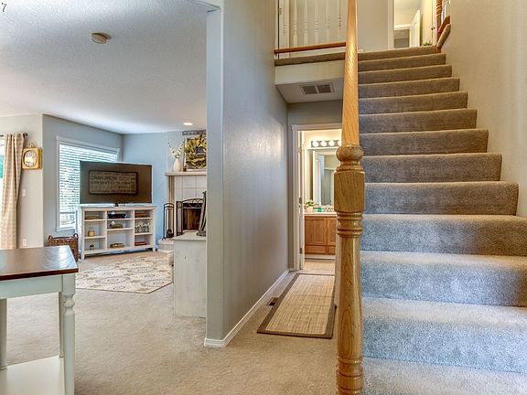 5th image of 23270 SW Cinnamon Hill Pl