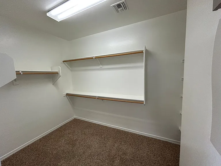 5411 W Rowel Rd — Photo 19