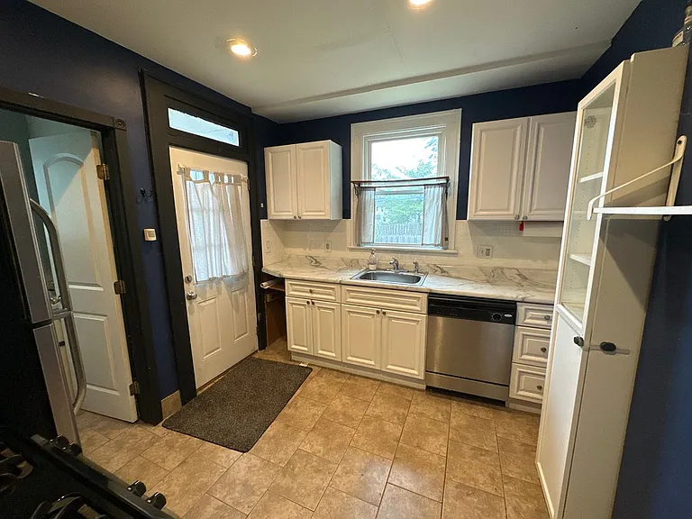 E Tompkins Ave 178-180 JLS — Photo 8