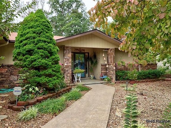 3rd image of 8 Kentallen Ln