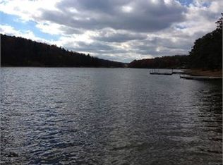 17 Upper Penn Point Dr, Oakland, MD 21550