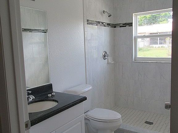 5th image of 10614 SE 52nd Ave