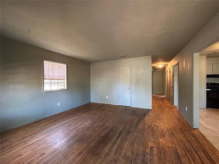 3427 Stovall St — Photo 4