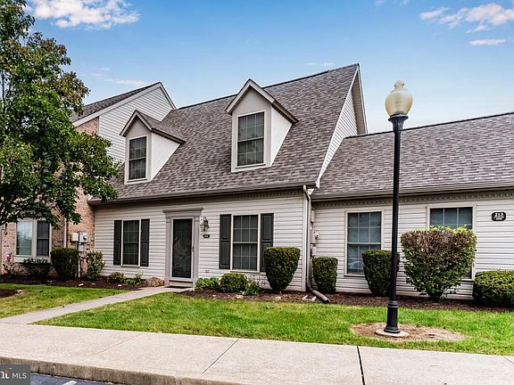2nd image of 211 Saddle Ridge Dr