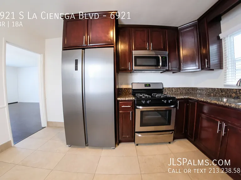 6921 S La Cienega Blvd #6921 — Photo 3
