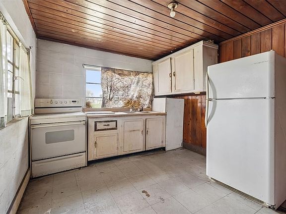 3rd image of 2413 ED BROWN LANE