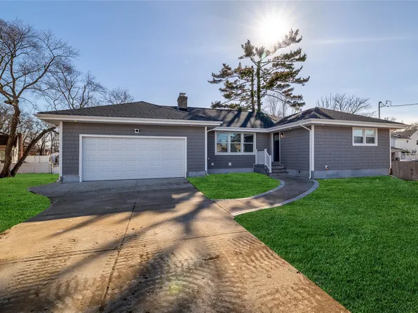22 Willow Avenue, Freeport, NY 11520