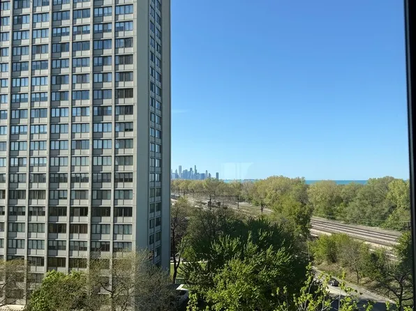 4850 S Lake Park Ave APT 908, Chicago, IL 60615