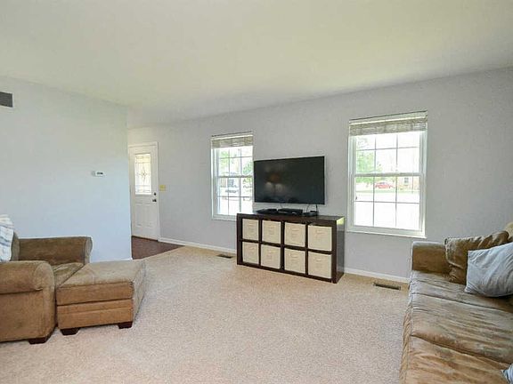3rd image of 6970 Devon Dr