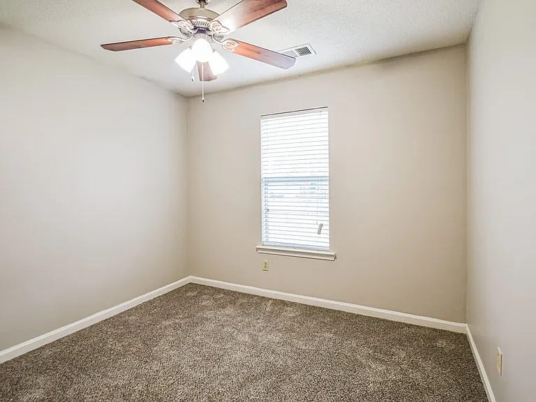 4506 Shadow Hollow Dr — Photo 12