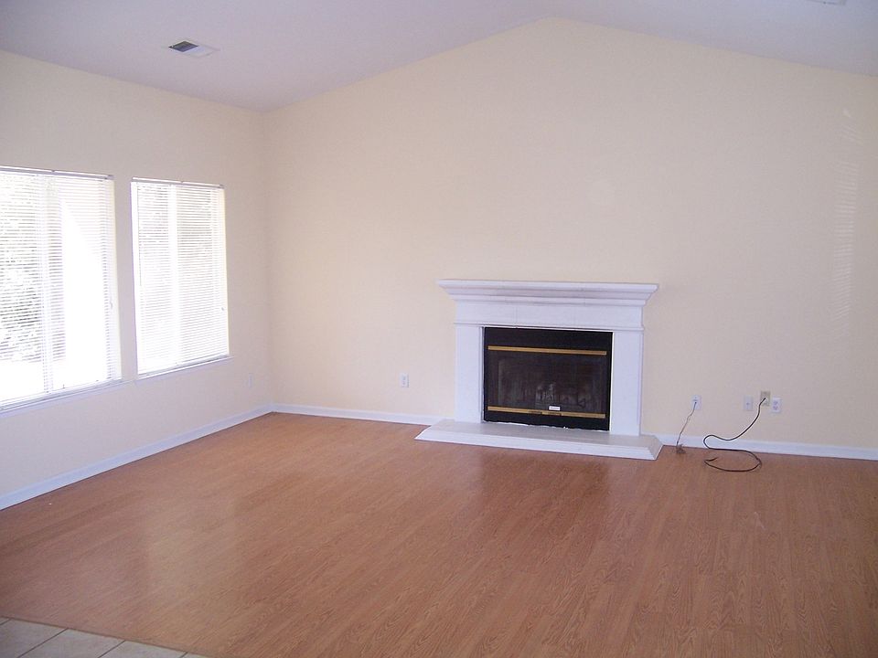 2nd image of 2065 E Rush Ave