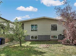327 S Ave S, Saskatoon, SK S7M