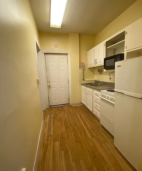 618 10th Ave N #2 — Photo 6