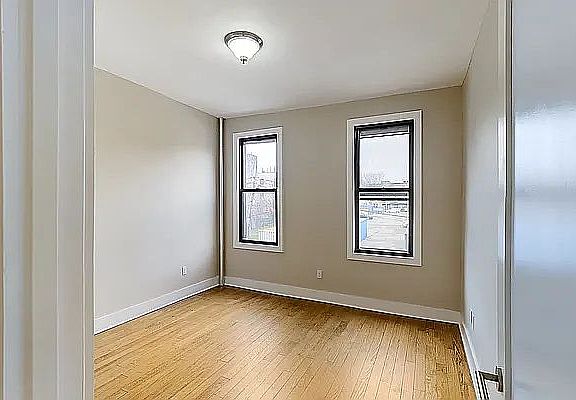 5th image of 32 Scholes St APT 4