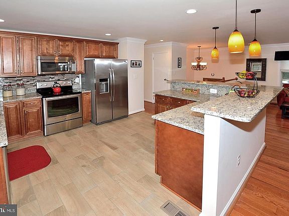 4th image of 1235 Sunset Ct