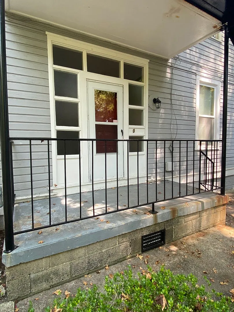 Building Photo - 1222 Broad St #D