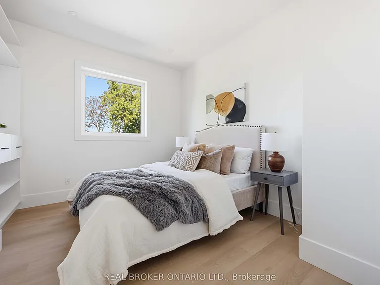 102 Boultbee Ave #B — Photo 28