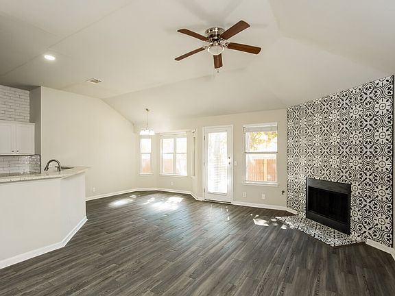 3rd image of 407 Clarks Way