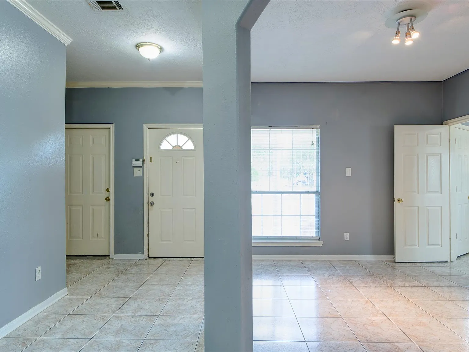 4 bed, 2.0 bath, 2514 sqft, $2,000 — Photo 4