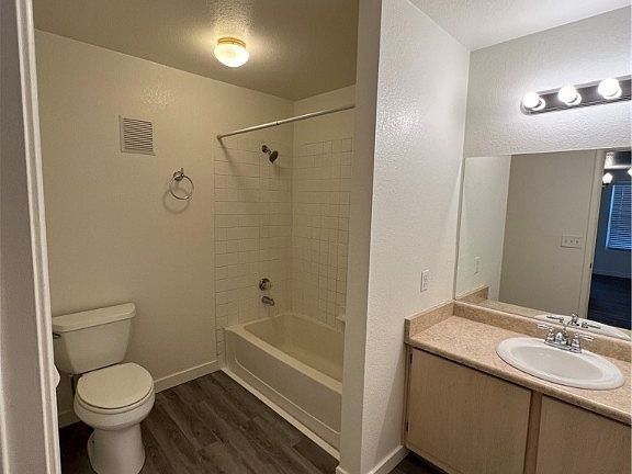 4th image of 1150 N Buffalo Dr APT 2004