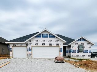 927 S Pindall Ln, Nixa, MO 65714