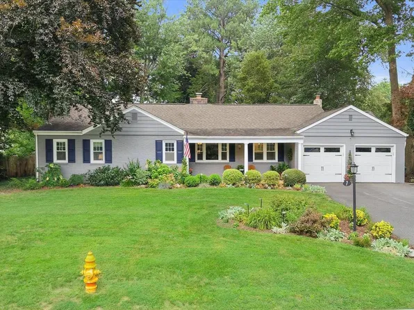 7 Westover Cir, Wilmington, DE 19807