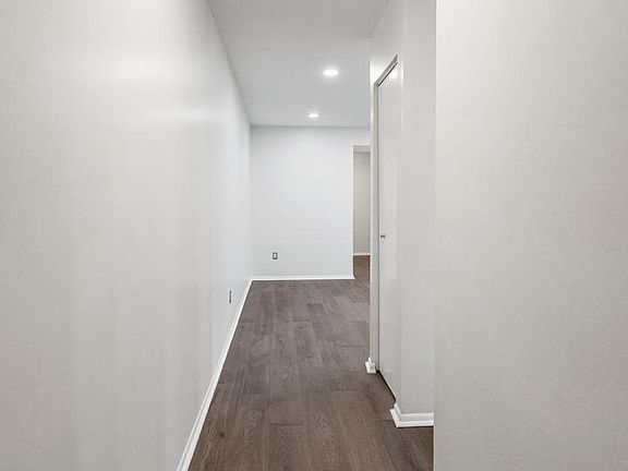 2nd image of 1104 Lisadale Cir APT 1D