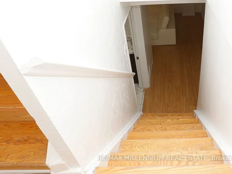 6482 Chaumont Cres #LOWER — Photo 5