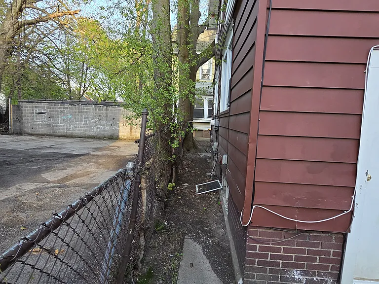 15 Cutler St #A — Photo 23