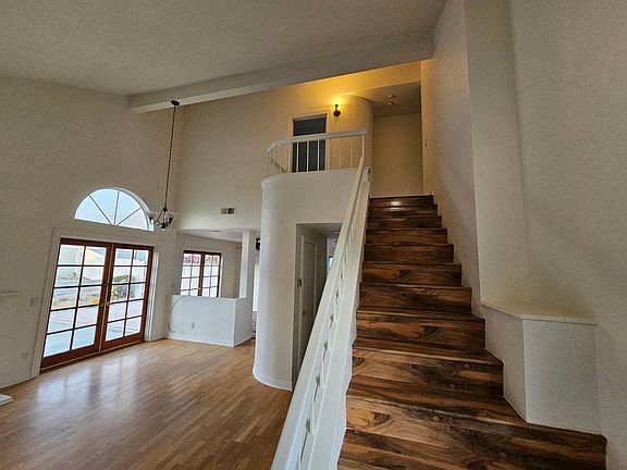 3rd image of 3725 Santiago Creek Way