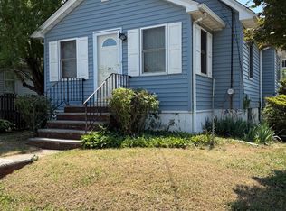 27 Lillian Ter, Woodbridge, NJ 07095