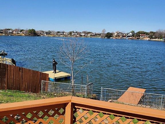 2nd image of 1211 Lakeshore Dr