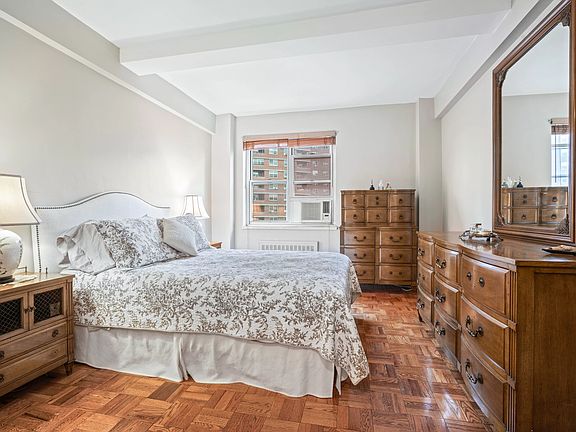 4th image of 550 Grand St APT G8b