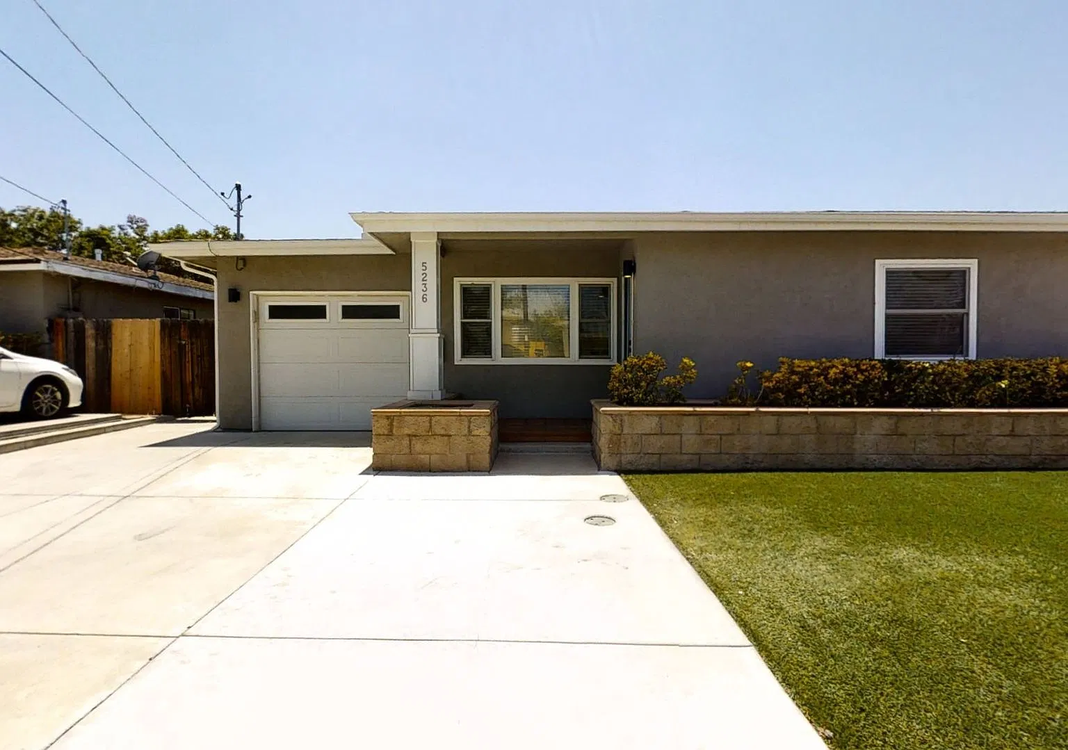 Huge 5bd/3ba W/ View!! — Photo 1