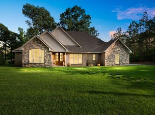 714 Wolfhill Rd, Hornbeck, LA 71439