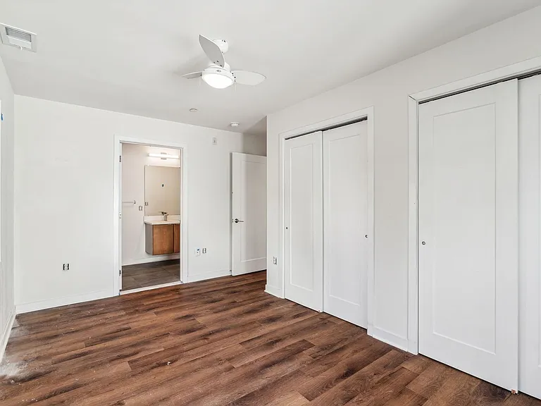 Graduate Pointe — Photo 173