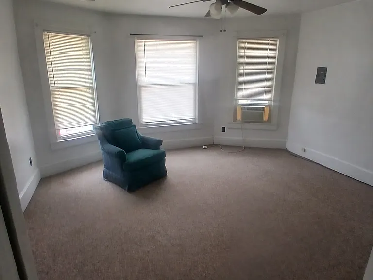 720 Beechurst Ave #2 — Photo 5