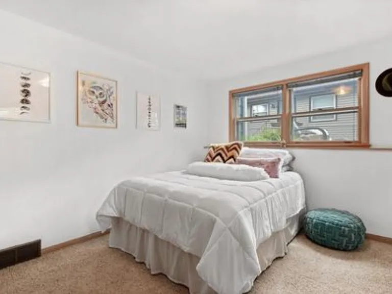 5105 Wallace Ave #B — Photo 7