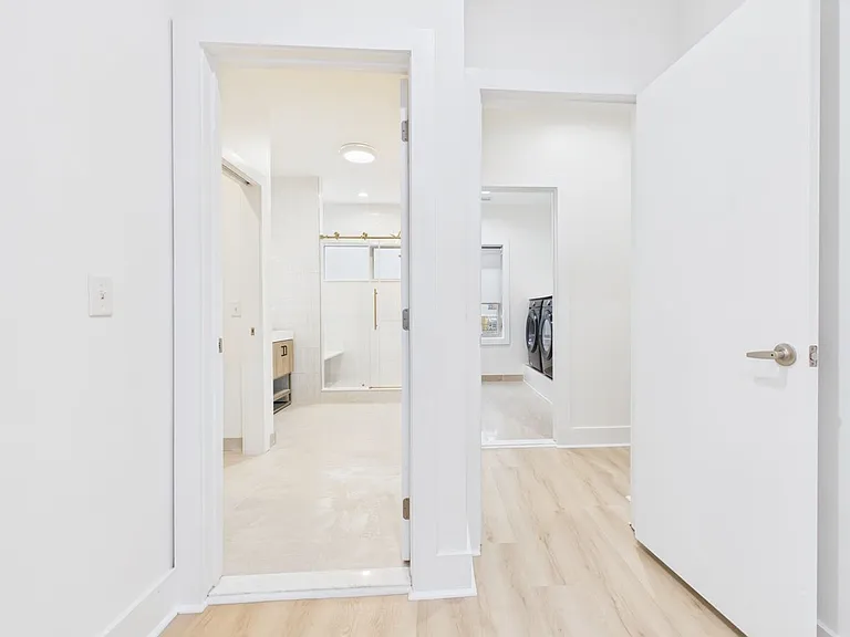 1129 N Hope St — Photo 43