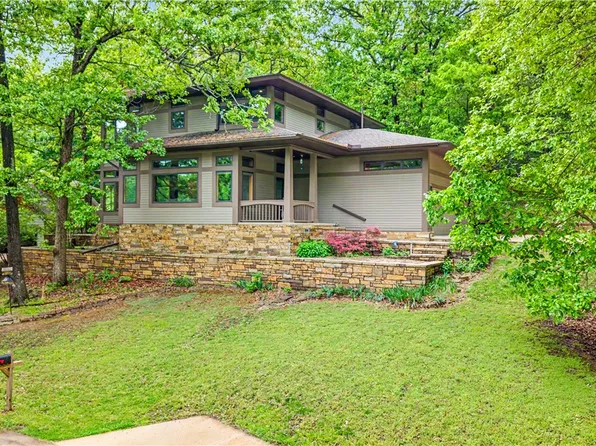 31 S Kestrel Dr, Fayetteville, AR 72701