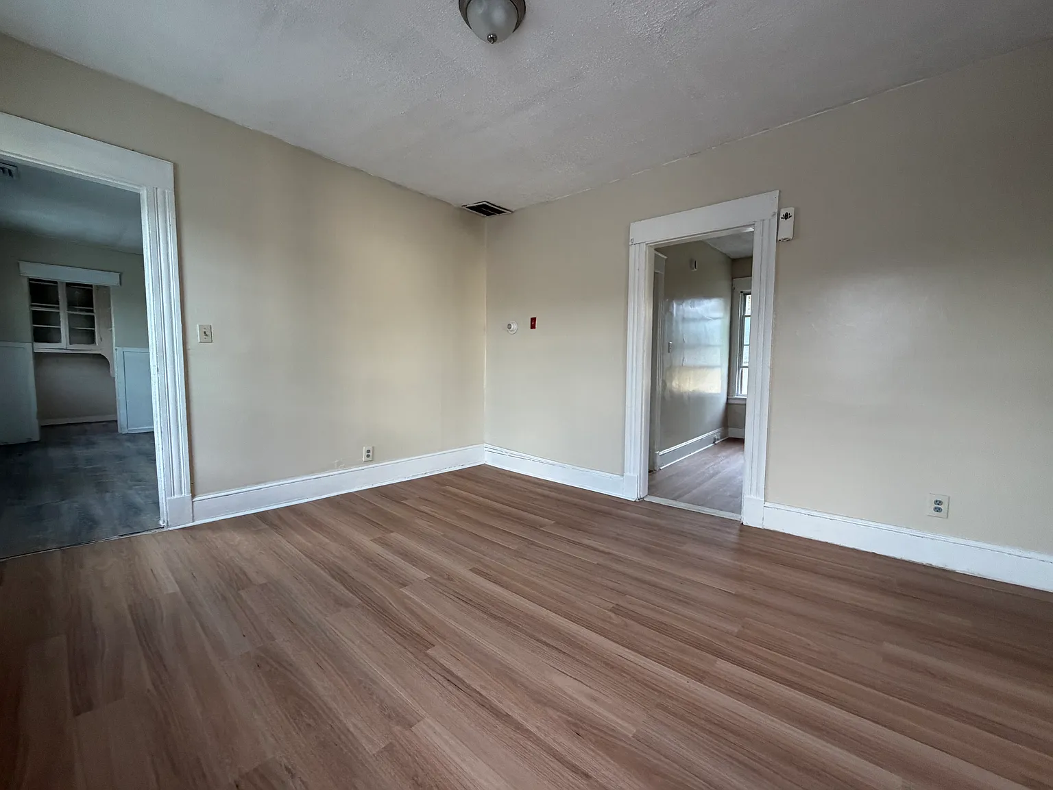 3 bed, 1100 sqft, $1,495 — Photo 3