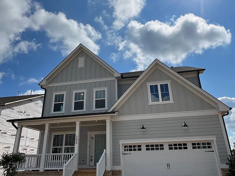 106 Highpointe Dr — Photo 1