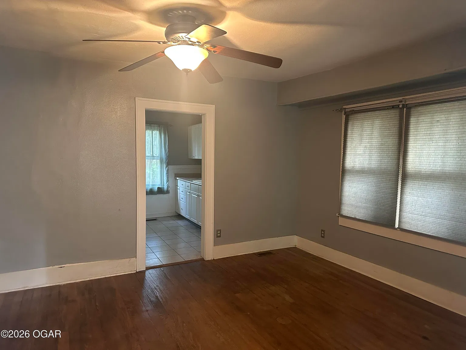 2 bed, 1.0 bath, 988 sqft, $900 — Photo 3