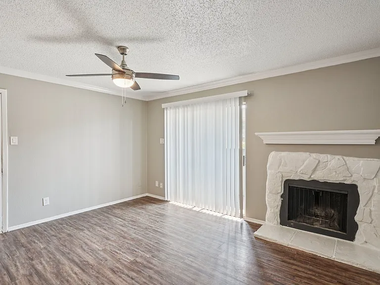 5644 Riverwalk Dr — Photo 34