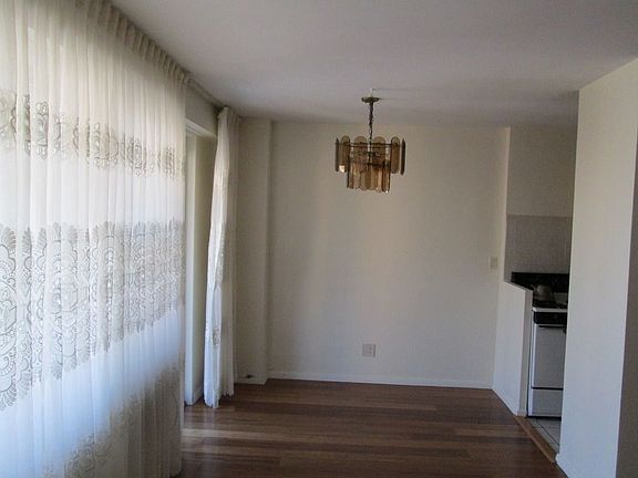2nd image of 2928 W 5th St #17S