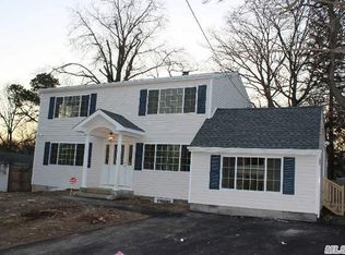 28 Birchgrove Dr, Central Islip, NY 11722