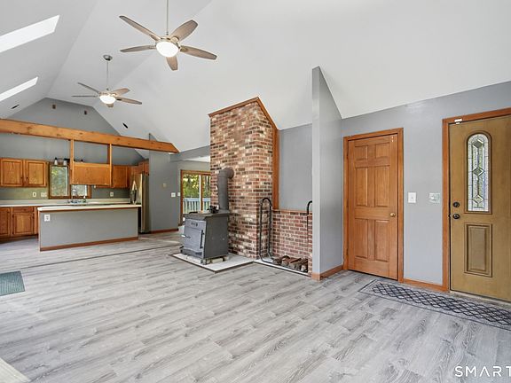 4th image of 166 Cooper Lane