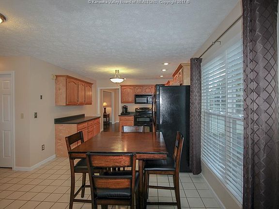 5th image of 6 Sterling Dr