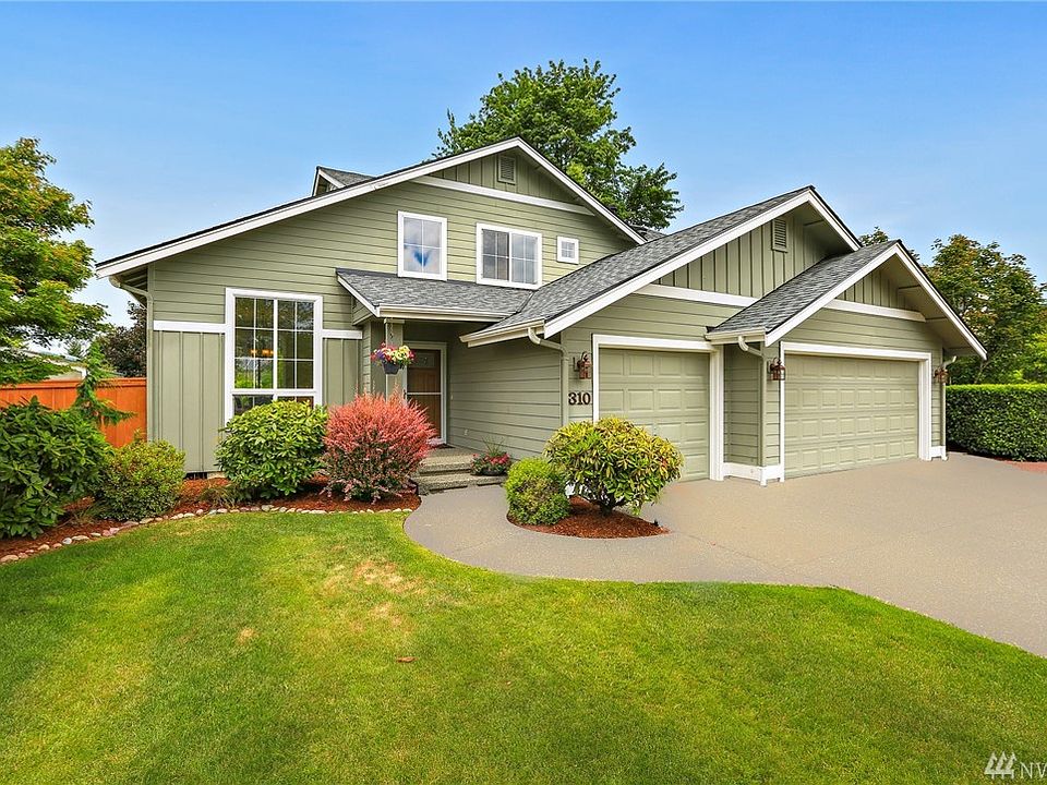 1st image of 310 SE 10th St