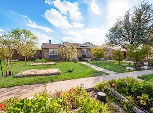 2124 Rose Hill Rd, Carrollton, TX 75007